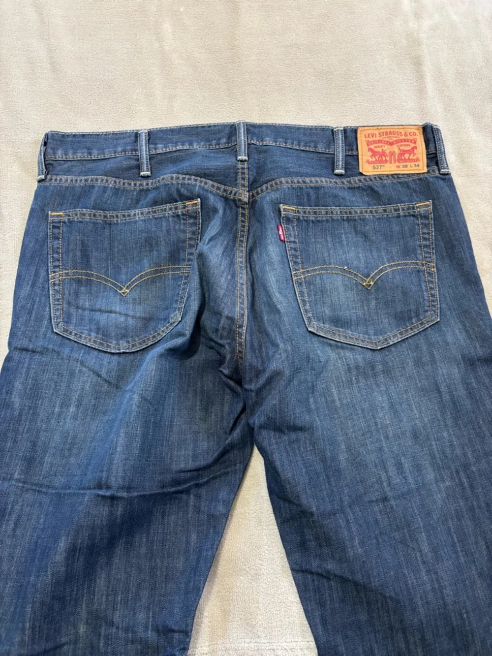 Levis levi 527
